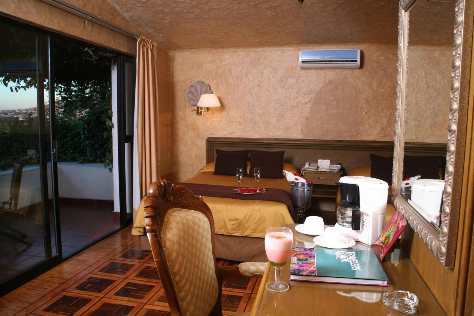 Casa De La Loma Hotel Morelia Bagian luar foto